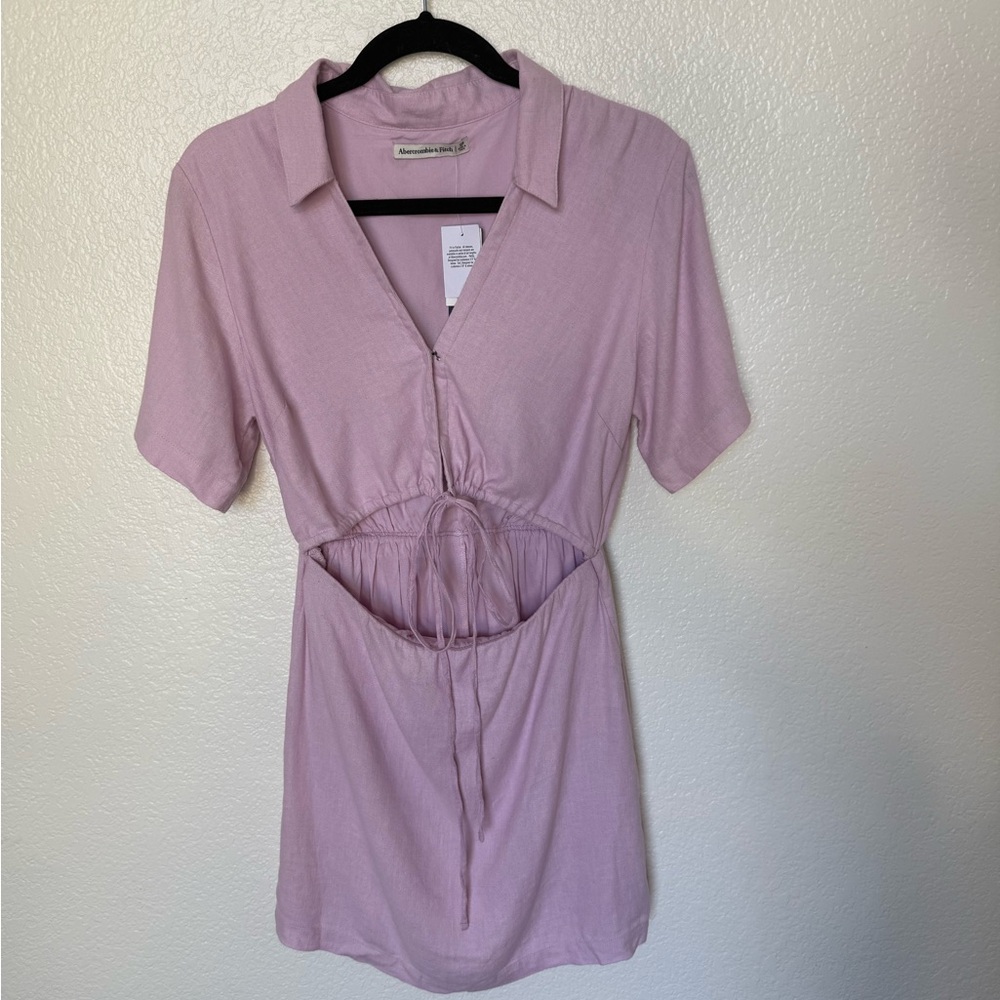Abercrombie & Fitch Light Mauve Short Sleeve Dress with Front Cutout NWT